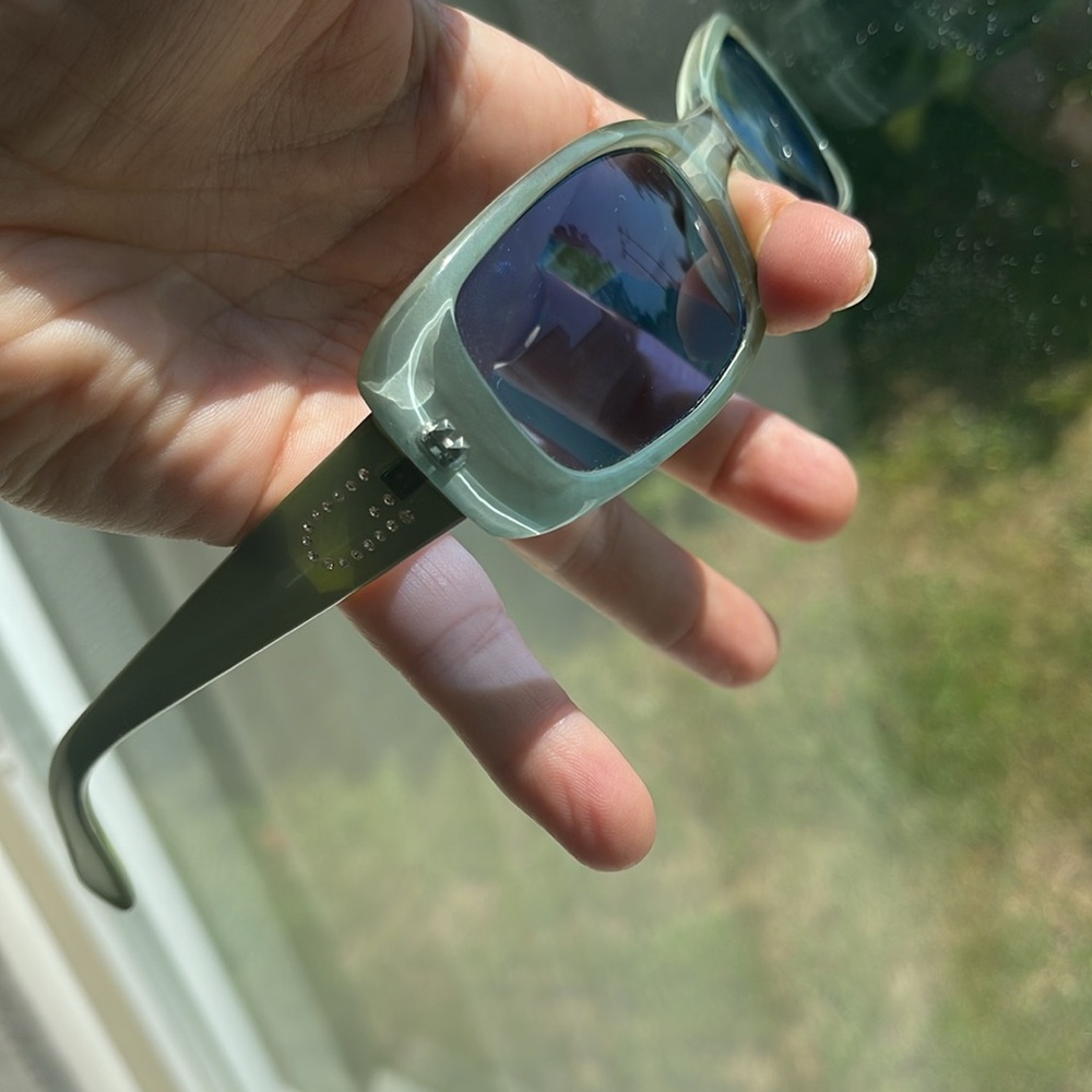 Vintage 90’s Guess sunglasses